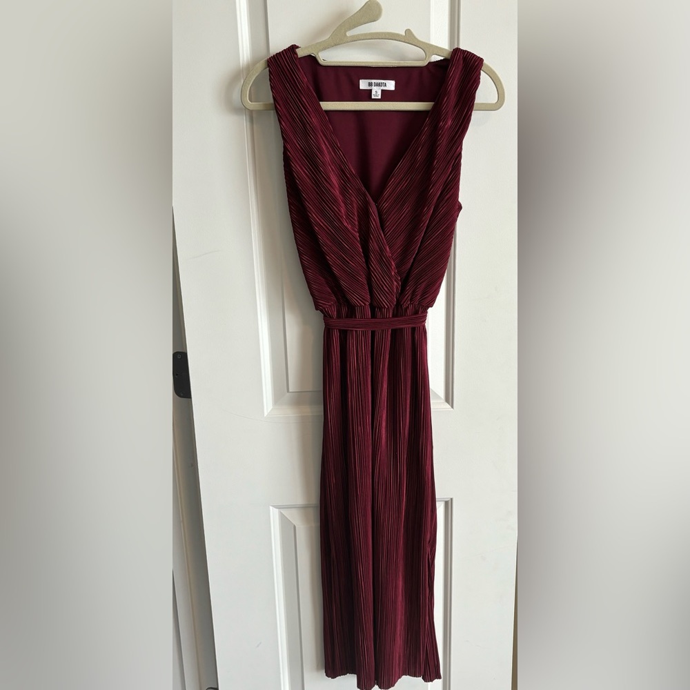 BB Dakota - Happy Pleat Dress - Size Small - Burgundy